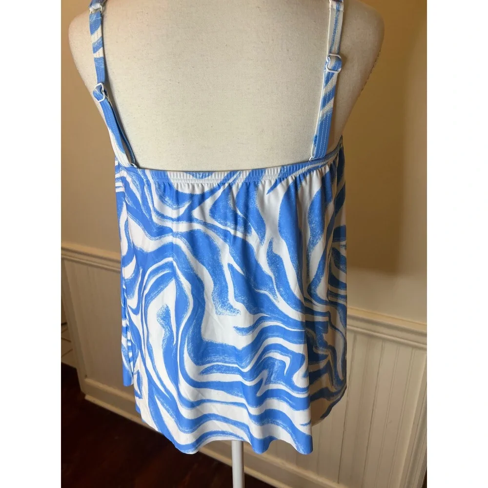 Coco Reef Blue White Swirl Print Twist Front Tankini‎ Swim Top Bra Sized 12/36D